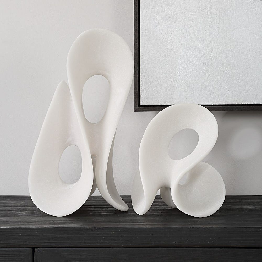 Silent Wave Indoor-Outdoor Sculptures, S/2 de Uttermost en acabado Matte white man-made stone (replicating Thassos marble)