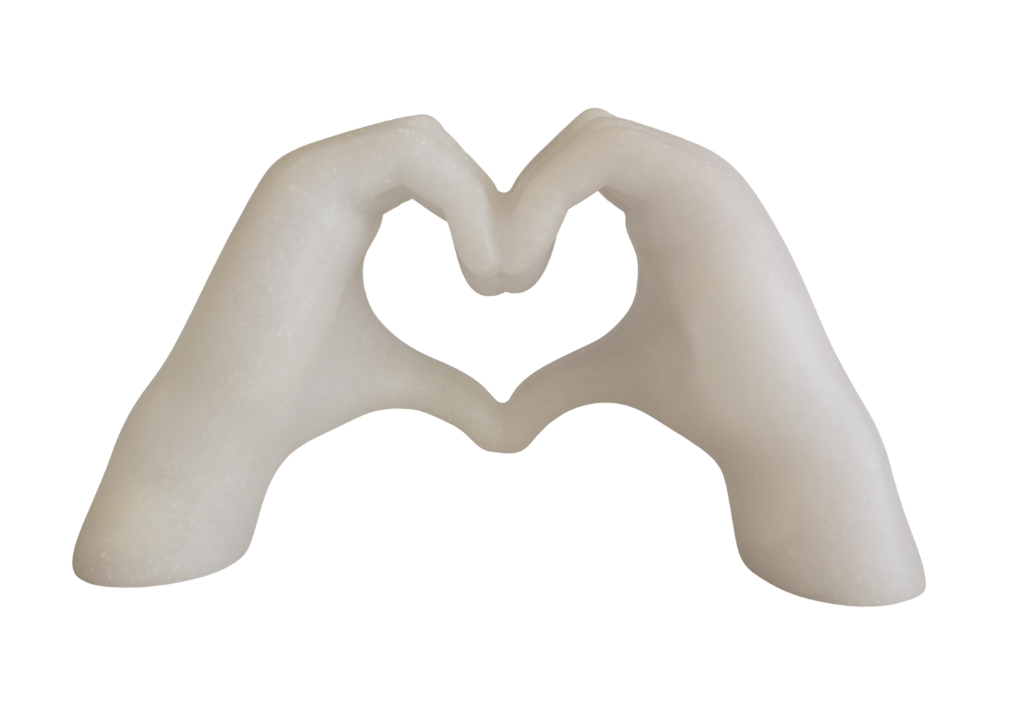 ESCULTURA MANOS CORAZÓN MICROCERAMICA