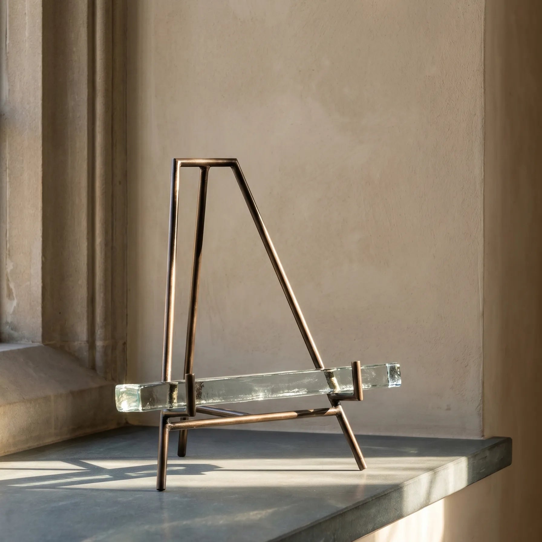 UMBRA LARGE EASEL